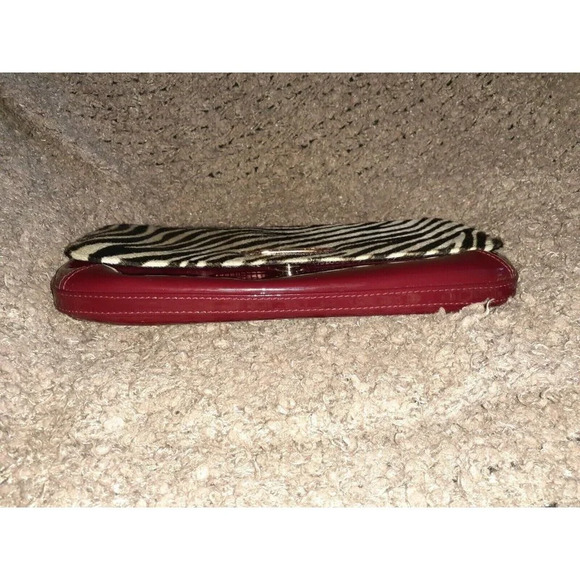 CHARLES DAVID-Burgundy Patent Leather/Zebra Print Pony Fur Clutch-Near Mint - Picture 5 of 7